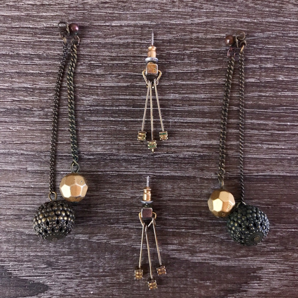 Sassy, brassy 2pc earring set
